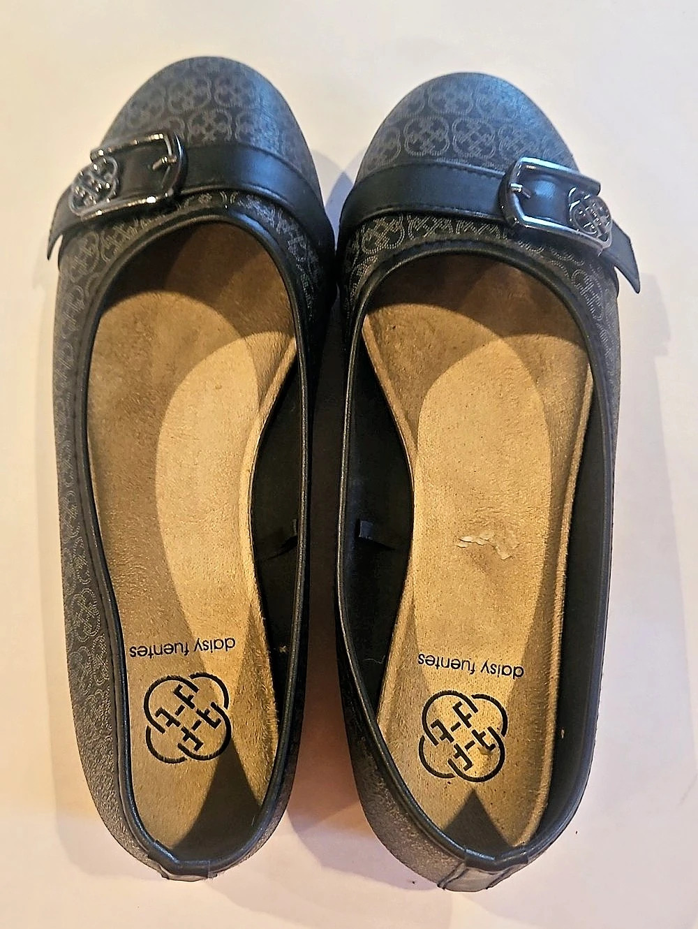Daisy Fuentes Black Patterned Buckle Flats 7W